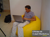 Gustavo Ferreira, da SmartIS, postando em tempo real no blog do Laboratório de Novas Mídias Digitais (www.smartis.com.br/labs).