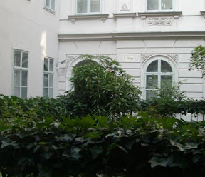 innenhofstiege.jpg innenhofstiege.jpg