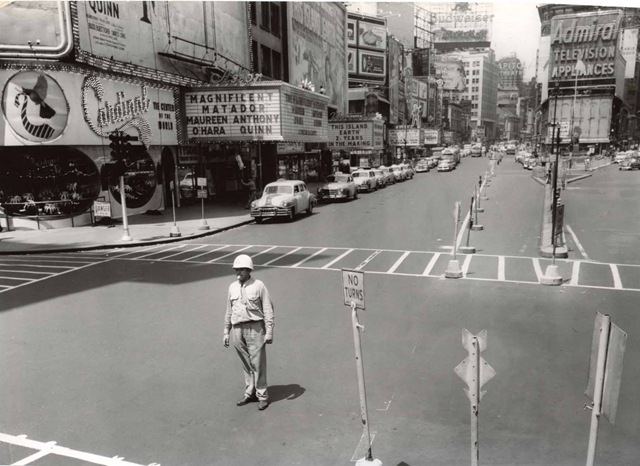 [OpAlert Times Square 1955.jpg]