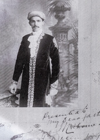 [Mr Jinnah sends a picture to his father in December 1896[5].jpg]