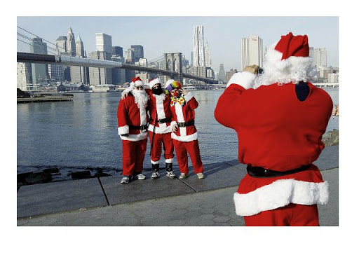 SantaCon @ Brooklyn Bridge Park (by NYDailyNews) SantaCon 2010 @ Brooklyn Bridge Park (by NYDailyNews)