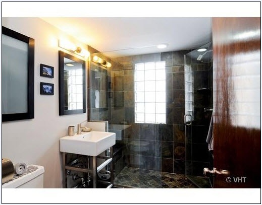 [13_2ndFloorBath[2].jpg]