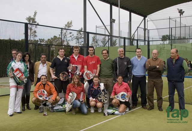 [Campeones3raCopaAndaluciaPadel[5].jpg]