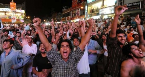 [islamabad-victory-celebs[14].jpg]