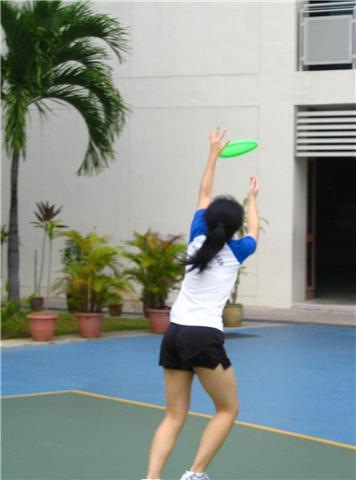 [frisbee2[2].jpg]