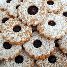 Linzer Macaroon Sandwiches