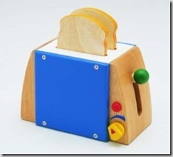 PN04531  toaster with bread   