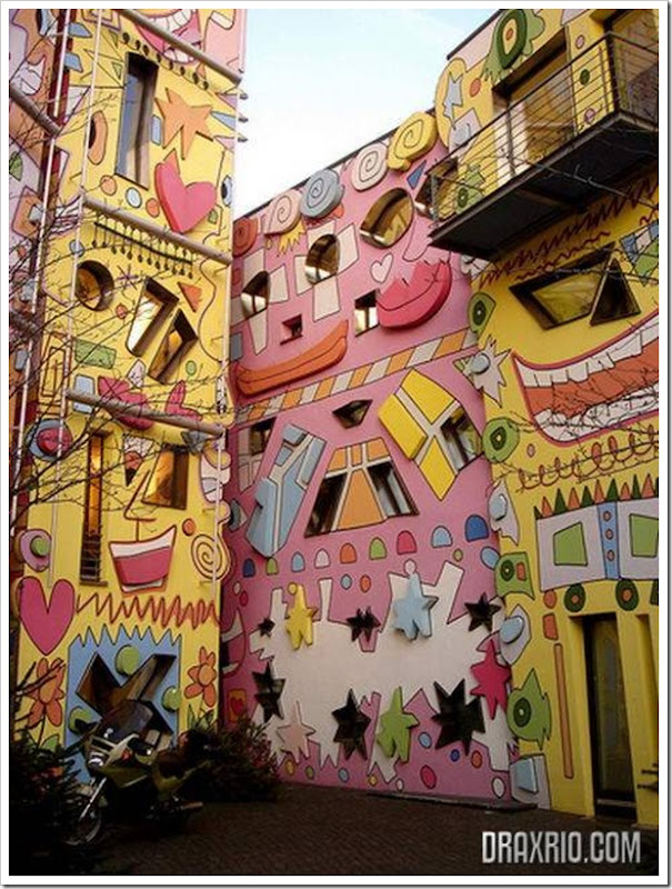 Happy-Rizzi-House2