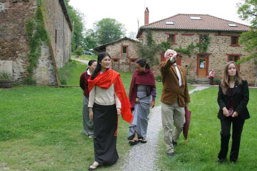 Khandro Tseyang &amp; Semo Sonam walking Dechen Choling - (c) Helen Vink 2008 