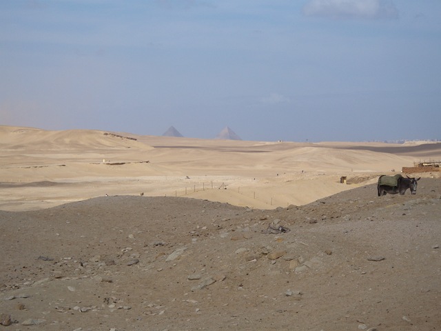 [12-29-2009 041 Saqqara - view of Giza pyramids[2].jpg]