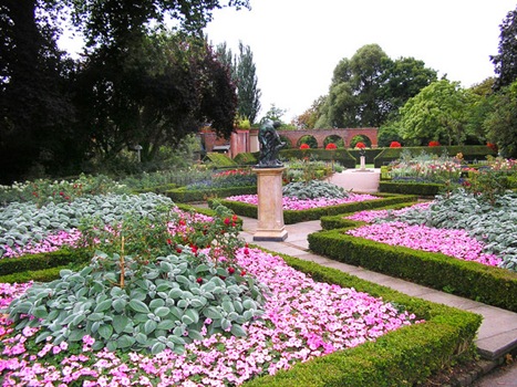 A Romantic Stroll in Leisure Parks near Kensington Olympia Hotels is Worth