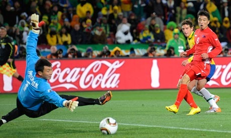 [Elano-Brazil-v-North-Kore-006[9].jpg]