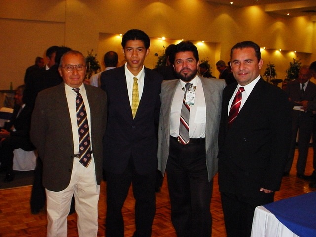 [Premio 2005 Javier, Julio, Vicente y Mario[7].jpg]
