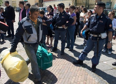 [Inmigrantes_italianos[3].jpg]