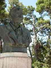 The statue of Sir Arthur Evans at Knossos The statue of Sir Arthur Evans at Knossos
