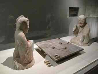 Han Dynasty funerary statuettes of showing chess players Han Dynasty funerary statuettes of showing chess players