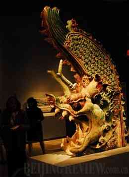 A roof decoration structure in Yuan Dynasty (1271-1368) being displayed at the New York Metropolitan Museum of Art on September 20 