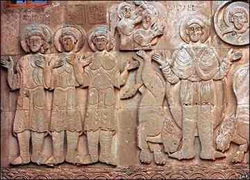 Biblical scenes are depicted in carvings on the facade. Biblical scenes are depicted in carvings on the facade.