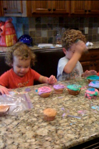 [cupcakes with connor and kate[4].jpg]