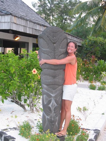 [tom and em @ bora bora airport[4].jpg]