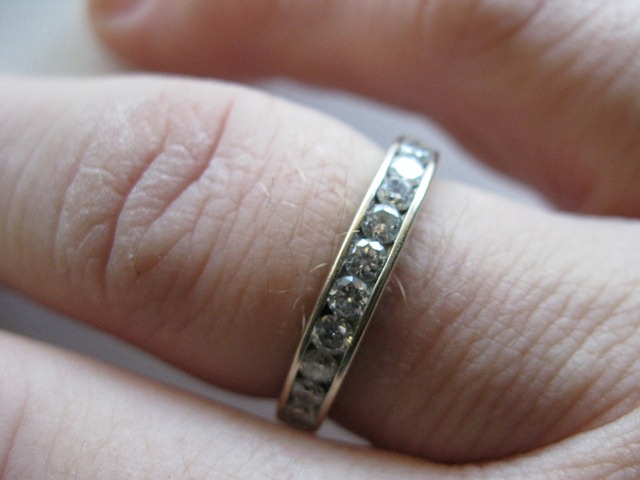 [the ring on my finger[3].jpg]