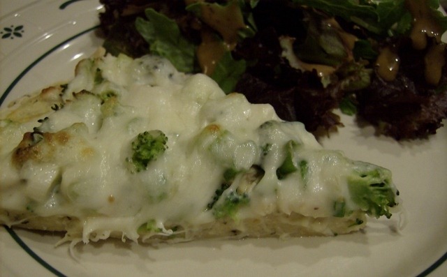 [Chicken-Alfredo-Pizza-with-Broccoli-.jpg]
