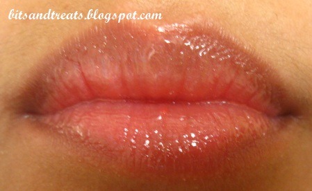 [nivea natural volume lip swatch, by bitsandtreats[5].jpg]