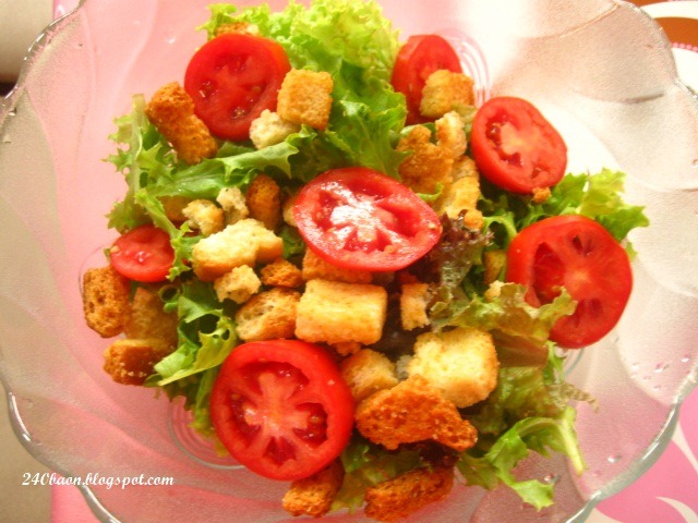 [salad with tomatoes, by 240baon[4].jpg]