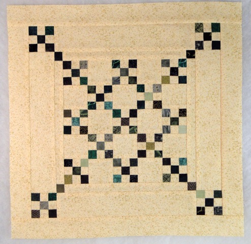 [irish chain miniature quilt top[4].jpg]