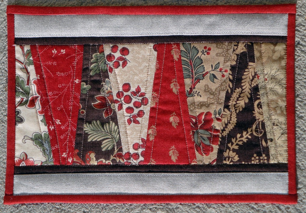 [AccuQuilt Mug Rug Dresden 1[3].jpg]