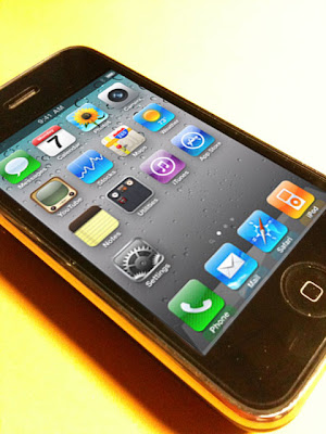 iOS4 on 3GS(画面はハメ込みです)