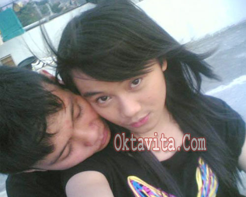 Foto Ciuman Dara The Virgin