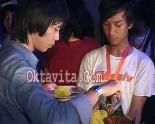 Foto Ulang Tahun D'Masiv ke 7 – Oktavita.Com