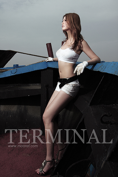 美眉日报 74776558 b283 4a50 a089 c58308f95f2b 邱璐璠@郭俊摄影作品