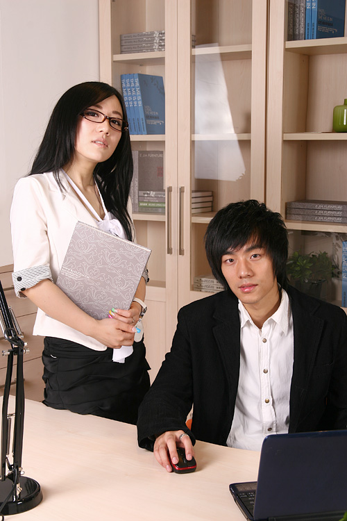 美眉日报 3613317 0500 徐嘉依变身性感OL