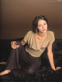 Amy Acker Cute Pics