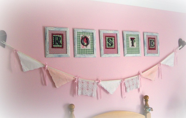 [Xmas 10 lilly cottage bunting 2[5].jpg]