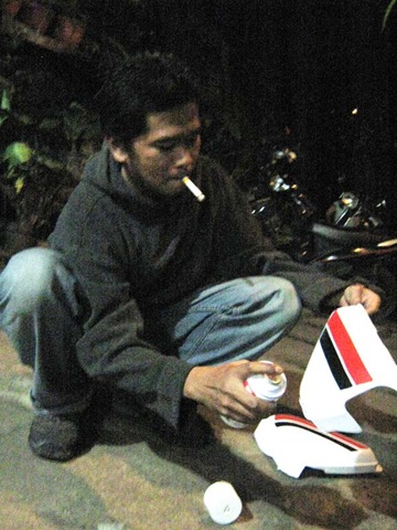[penyanyibencitapirindu4.jpg]
