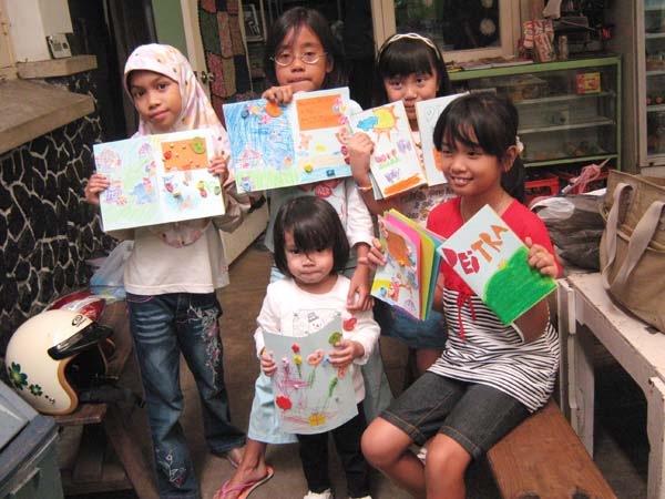[berposedengankarya5.jpg]