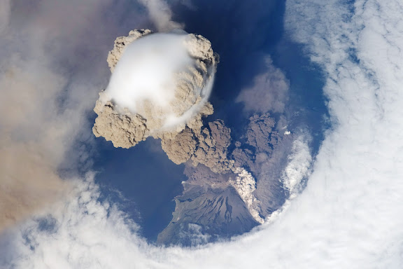 Výbuch sopky na Islandu island-eruption.jpg