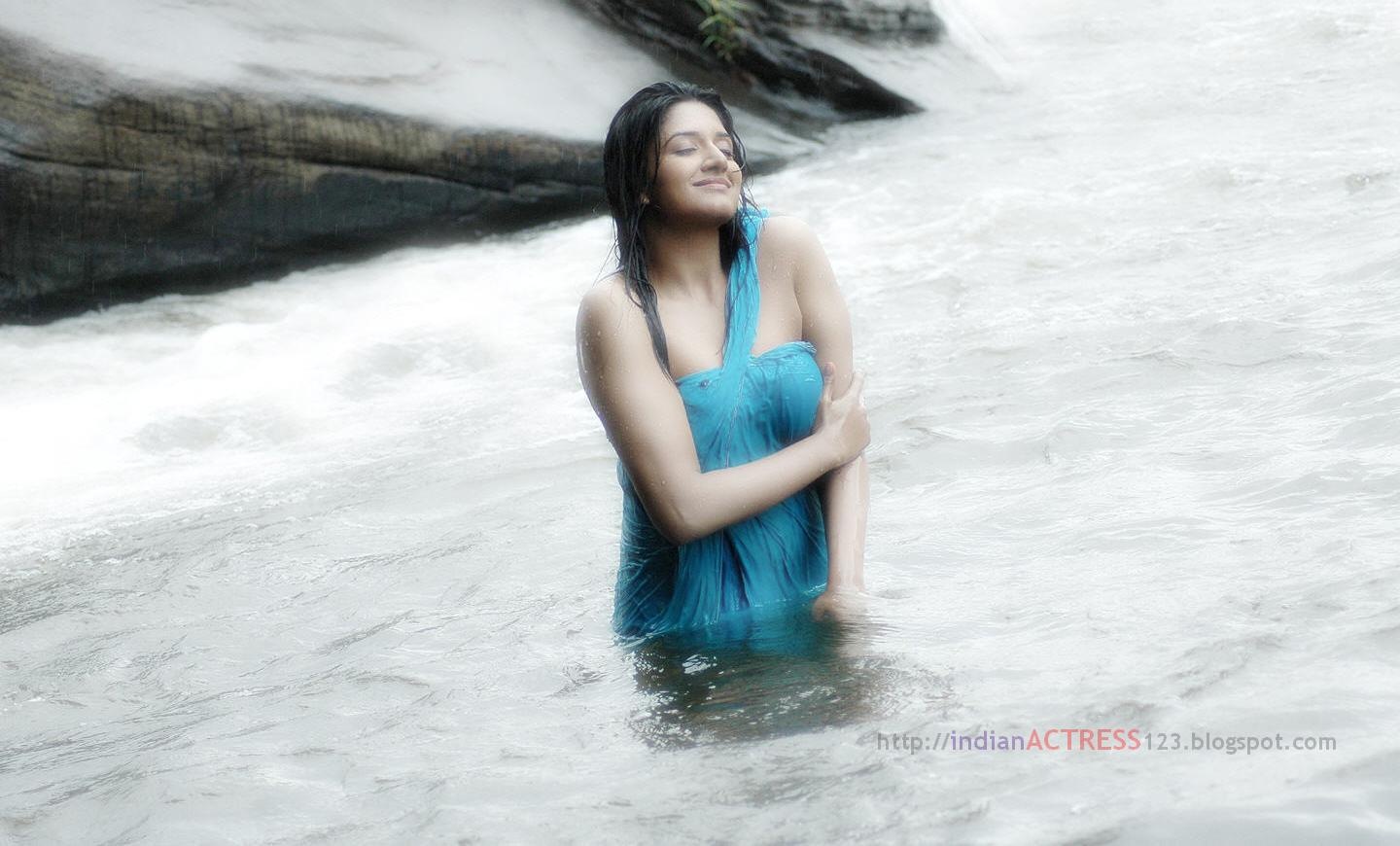 [Vimala_raman_02[5].jpg]