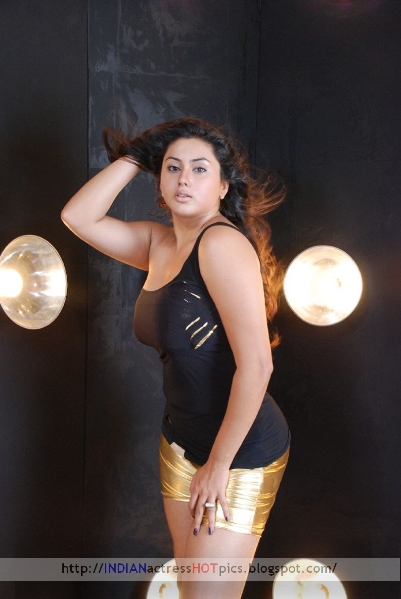 [Namita_latest_pics_04[3].jpg]
