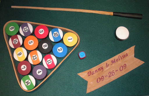Pool Ball Cake 09-22-09 012.jpg