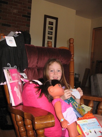 [Rach with all her presents from Mom[2].jpg]