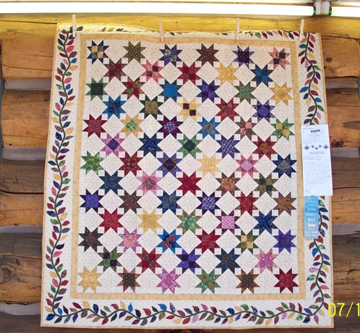 [Sisters Quilt Show 2008 010[3].jpg]