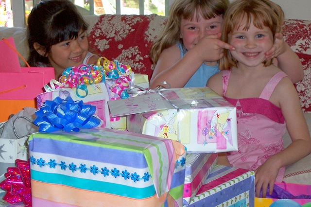 [jess with presents[3].jpg]
