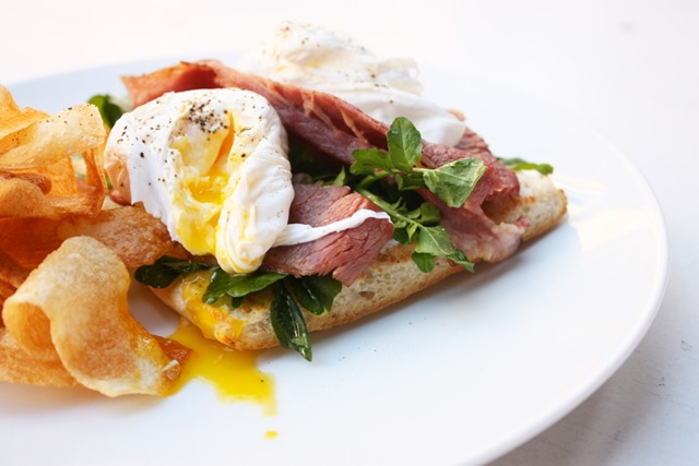 [poached egg & bacon[2].jpg]