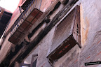 Ventana con celos&iacute;a