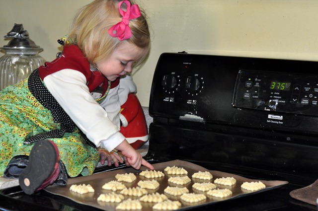 [cookies and sprinkles and the apron of course 120710 (71)[2].jpg]