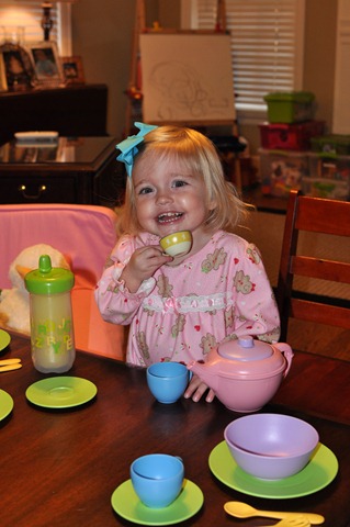 [big tea party 010811 (7)[3].jpg]